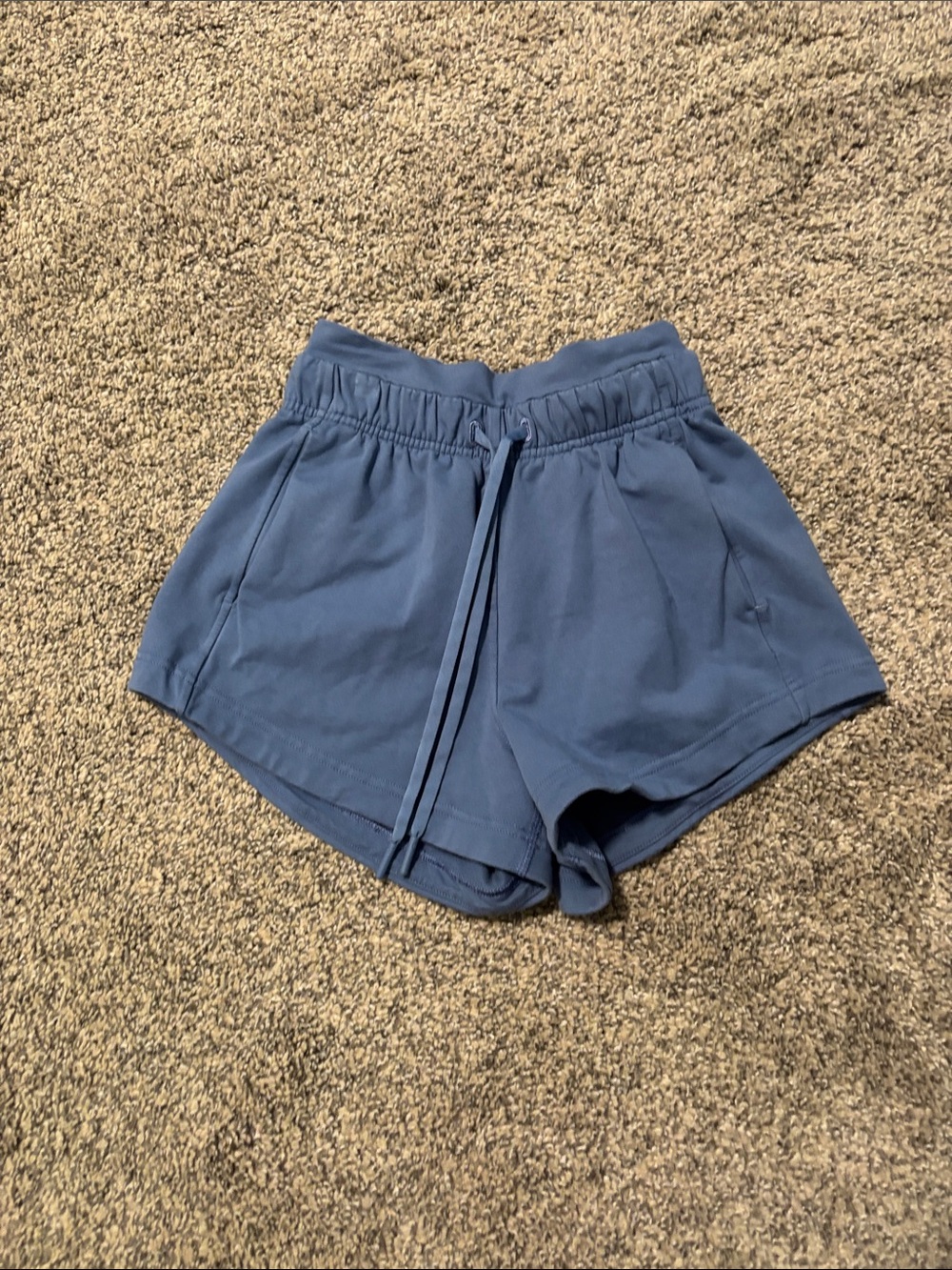 Lululemon Inner Glow High-Rise Short 3" size 0